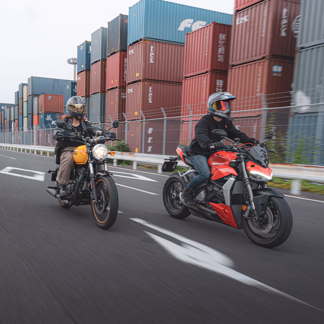 バイクアパレルブランド km/h のオリジナルウェア商品イメージ